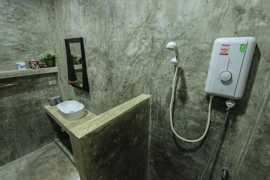 קו מאק Baanyaiguesthouse מראה חיצוני תמונה